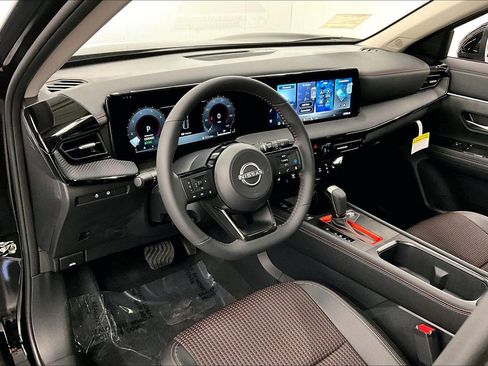 New 2026 Nissan Kicks SR w/ SR Premium Package AWD/4WD image 7