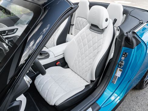 Used 2024 Mercedes-Benz SL 63 AMG 4MATIC image 4