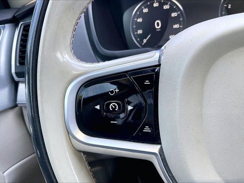 Used 2016 Volvo XC90 T6 Momentum w/ Convenience Package AWD/4WD image 24