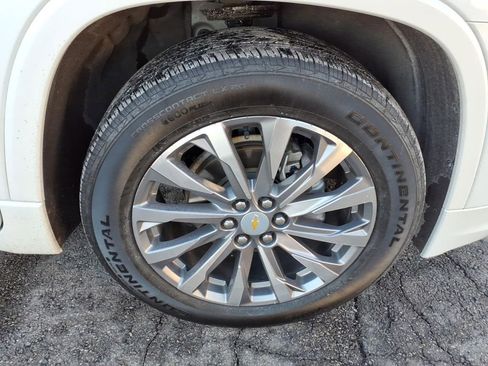 Certified 2023 Chevrolet Traverse Premier image 35