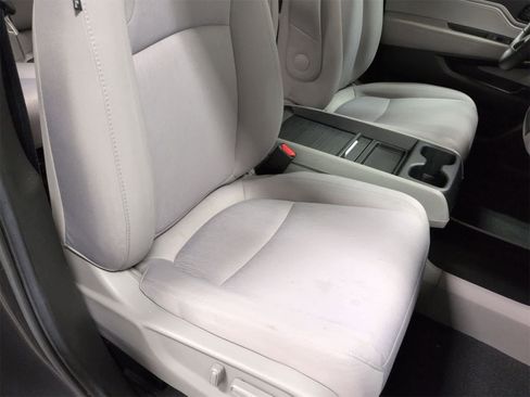 Used 2019 Honda Odyssey EX image 22