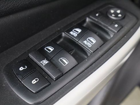 Used 2018 Jeep Cherokee Latitude Plus image 22