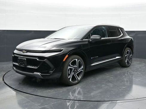 Used 2024 Chevrolet Equinox EV LT w/ Active Safety Package 3 FWD image 3