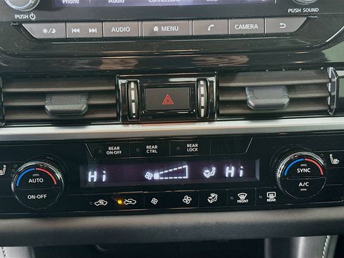 Used 2025 Nissan Pathfinder SV image 23