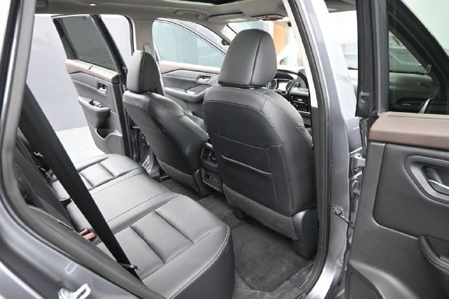 Used 2023 Nissan Rogue SL w/ SL Premium Package AWD/4WD image 18