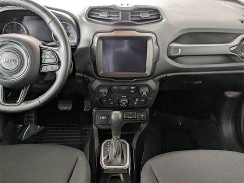 Certified 2022 Jeep Renegade Altitude w/ Convenience Group image 28