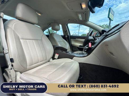 Used 2012 Buick Regal Leather FWD image 15