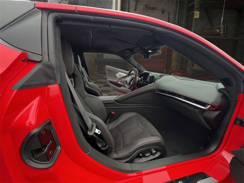 Certified 2021 Chevrolet Corvette Stingray w/ Z51 Performance Package image 37