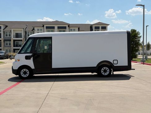 Used 2024 Chevrolet Brightdrop 600 w/ Battery Pack, Max Range AWD/4WD image 4