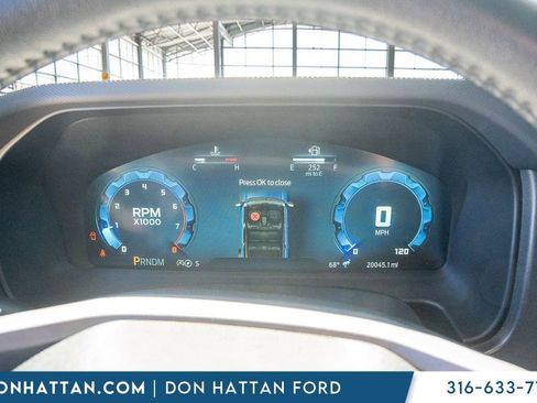 Used 2025 Ford Bronco Badlands image 6