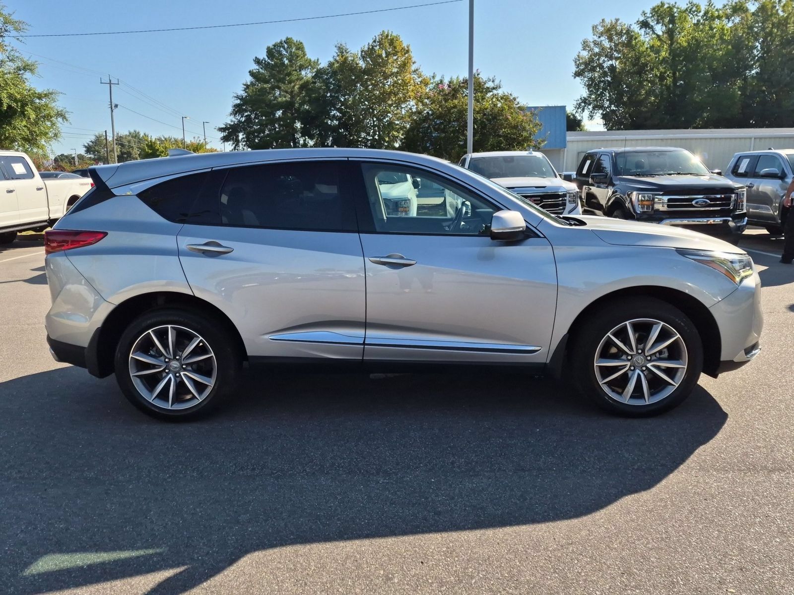 Used 2023 Acura RDX w/ Technology Package FWD image 2