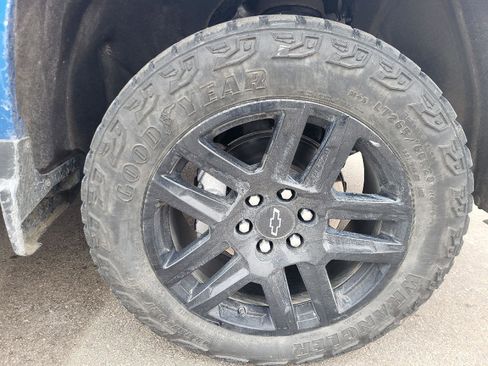 Used 2023 Chevrolet Silverado 1500 Custom Trail Boss w/ LPO, Dark Essentials Package image 14