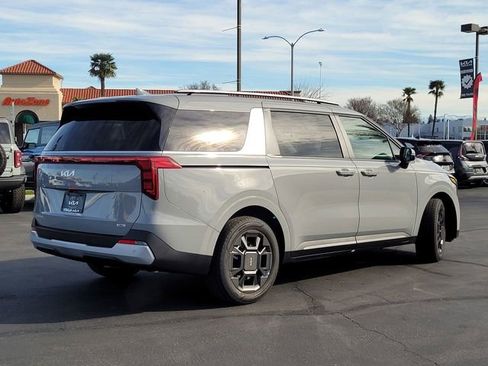 New 2026 Kia Carnival EX image 5