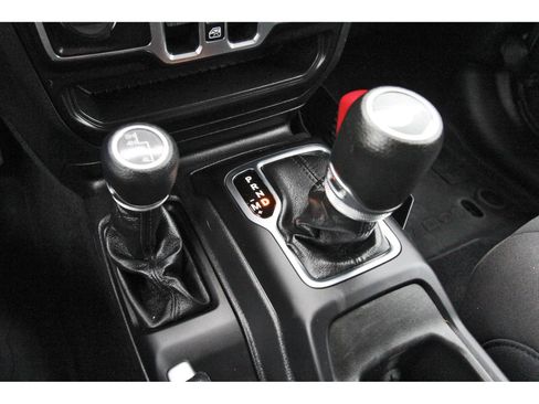 Used 2023 Jeep Gladiator Sport AWD/4WD image 29