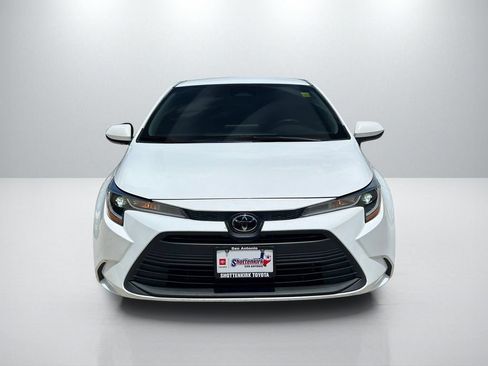 Used 2024 Toyota Corolla LE FWD image 2