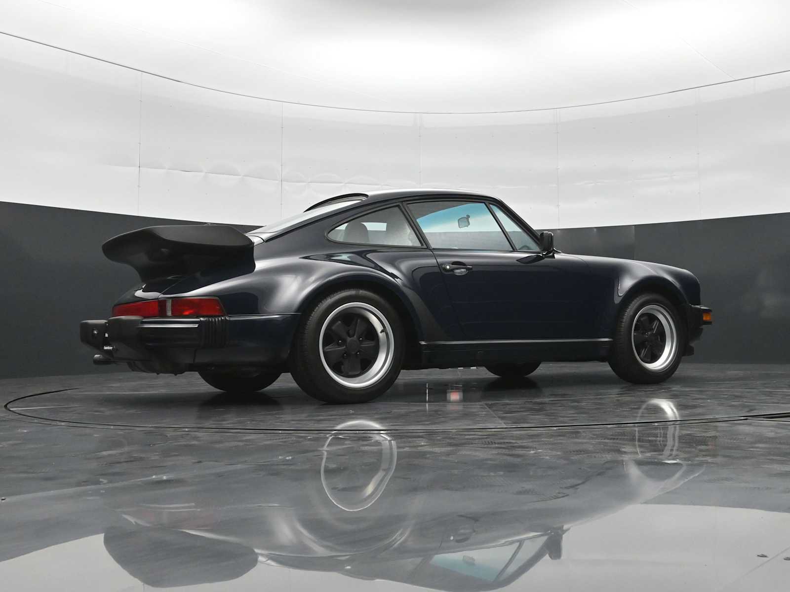 Used 1987 Porsche 911 Carrera RWD image 40