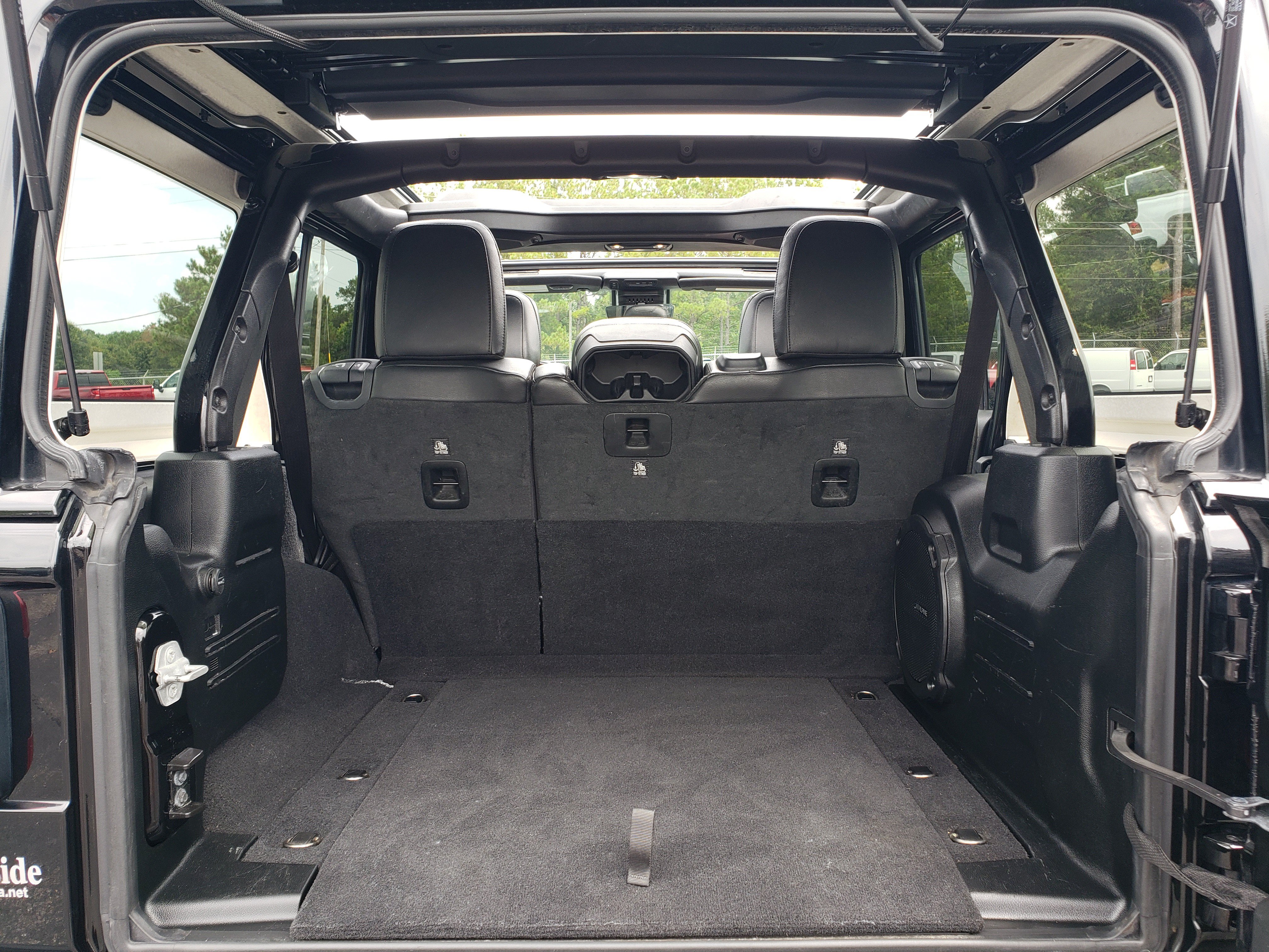 Used 2020 Jeep Wrangler Unlimited Rubicon AWD/4WD image 32
