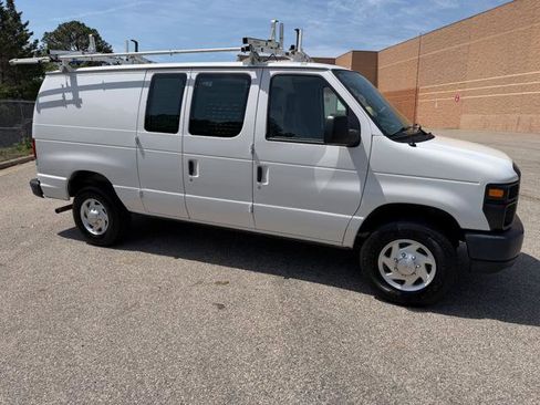 Used 2014 Ford E-250 and Econoline 250 w/ Power Group image 30