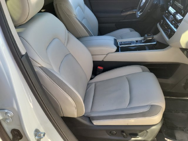 Used 2023 Nissan Pathfinder SL w/ Lighting Package (N92) FWD image 15