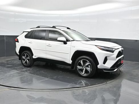 Used 2024 Toyota RAV4 SE w/ Weather & Moonroof Package AWD/4WD image 6