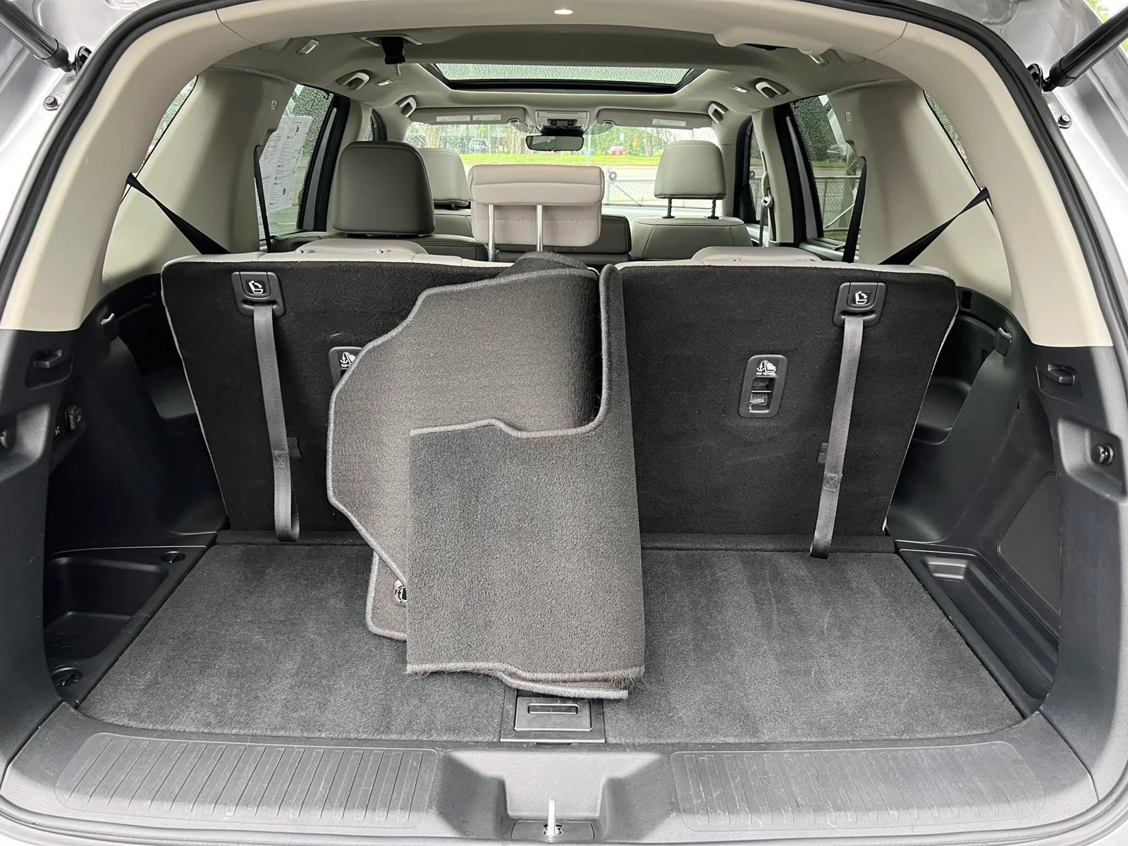 Used 2025 Honda Pilot Touring image 11