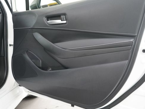 Used 2024 Toyota Corolla SE w/ SE Package FWD image 9