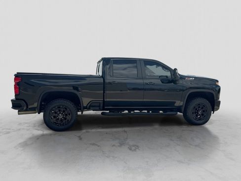 Used 2022 Chevrolet Silverado 2500 LTZ w/ LTZ Plus Package AWD/4WD image 9