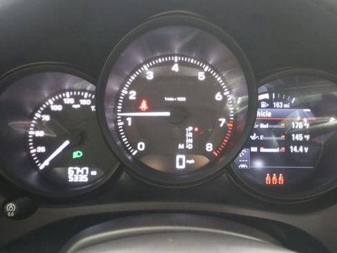 Used 2026 Porsche Macan AWD/4WD image 18