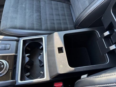 Used 2024 Mitsubishi Outlander SE Black Edition image 36