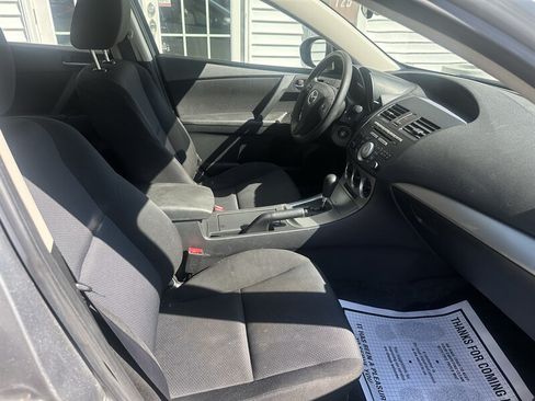 Used 2010 MAZDA MAZDA3 i Touring FWD image 12