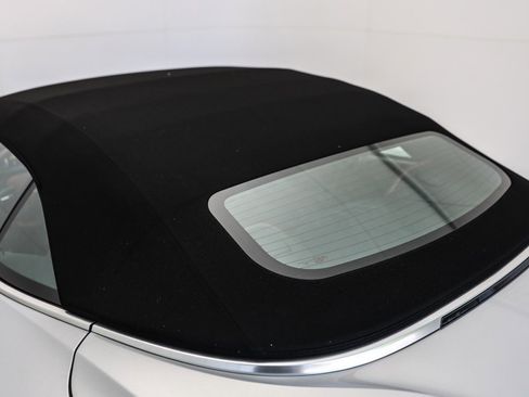 Used 2025 Aston Martin DB12 Volante image 37