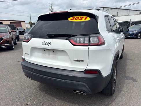 Used 2021 Jeep Cherokee Latitude Lux w/ Comfort/Convenience Group AWD/4WD image 3