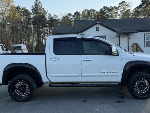 Used 2014 Nissan Titan SV w/ SV Value Truck Package image 9