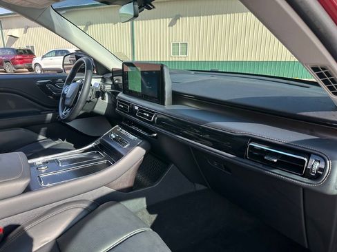 Used 2025 Lincoln Aviator Reserve w/ Equipment Group 201A image 32