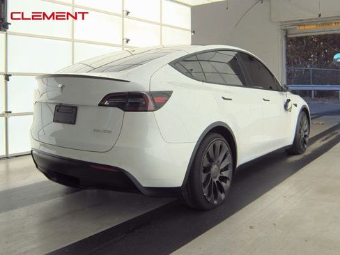 Used 2022 Tesla Model Y Performance image 5