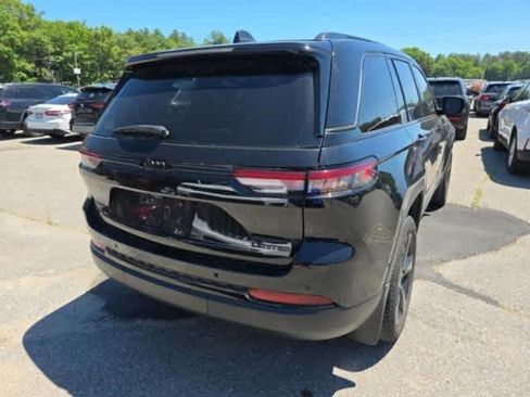 Used 2023 Jeep Grand Cherokee Limited w/ Black Appearance Package AWD/4WD image 4
