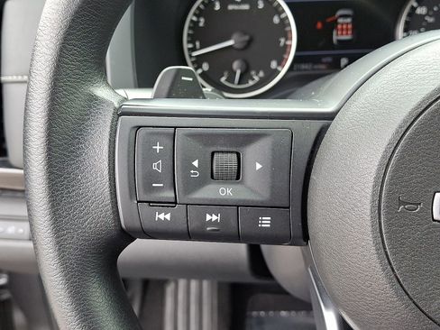 Used 2024 Nissan Pathfinder S image 21