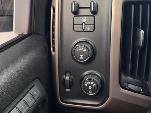 Used 2017 GMC Sierra 2500 Denali w/ Duramax Plus Package AWD/4WD image 22