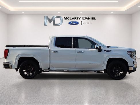 Used 2024 GMC Sierra 1500 SLT w/ SLT Premium Package AWD/4WD image 6