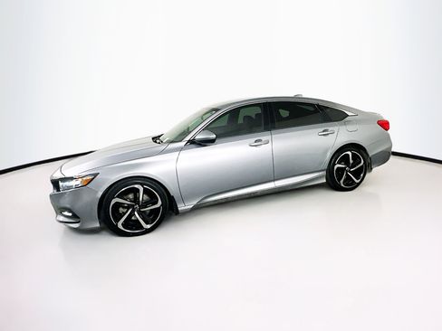 Used 2018 Honda Accord Sport image 4