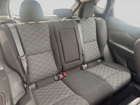 Used 2019 Nissan Rogue Sport SV w/ Technology Package FWD image 18