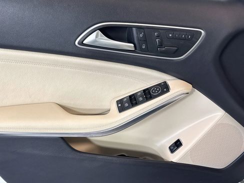 Used 2016 Mercedes-Benz GLA 250 image 17
