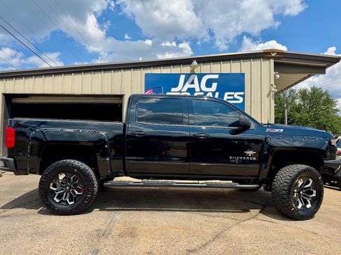 Used 2017 Chevrolet Silverado 1500 LT w/ All Star Edition AWD/4WD image 9