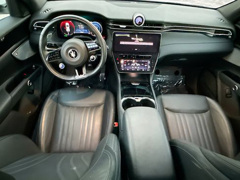 Certified 2024 Maserati Grecale GT image 16