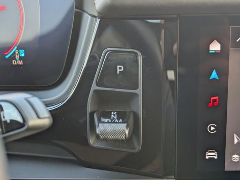 Used 2024 Porsche Cayenne image 17