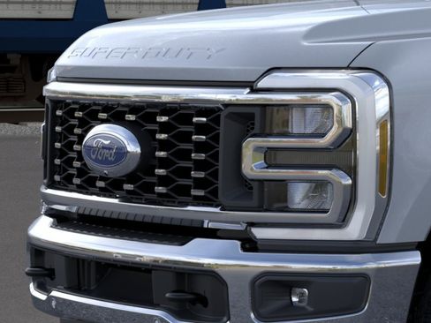 New 2026 Ford F350 4x4 Crew Cab DRW Super Duty image 18