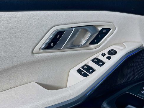 Used 2021 BMW 330i xDrive 330i xDrive w/ Convenience Package image 18