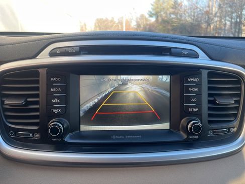 Used 2018 Kia Sorento LX image 29