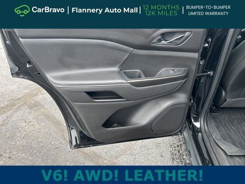 Certified 2023 GMC Acadia SLT w/ Preferred Package image 23