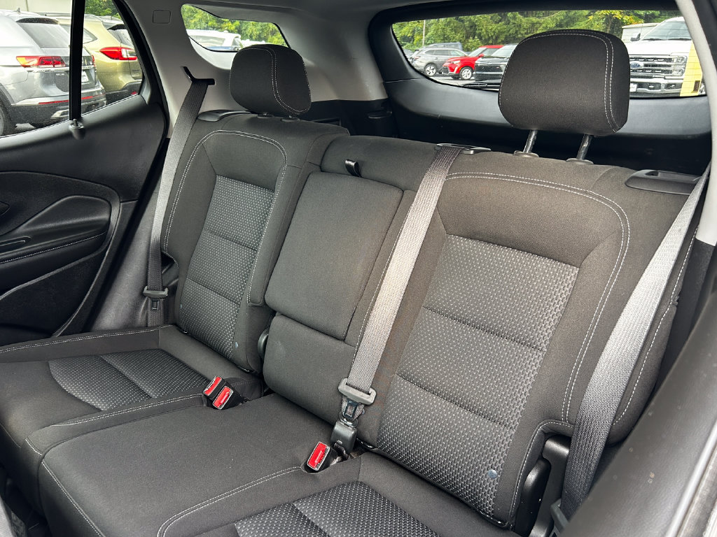 Used 2023 GMC Terrain SLE FWD image 25
